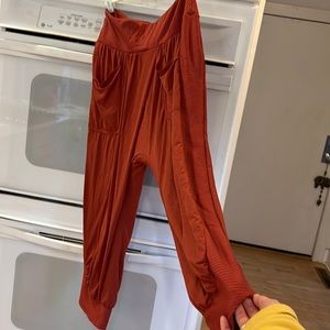 Authentic FREE PEOPLE FP Movement Smock Jams Joggers 💕💫Red Rendezvou. S. New!